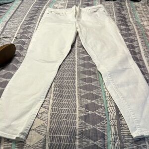 Classic white jeans!